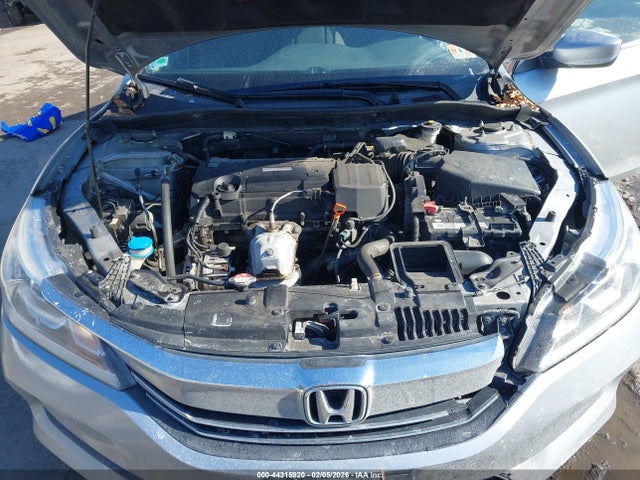 Aukcja sprzedaży 2017 Honda Accord Lx, vin: 1HGCR2F32HA288742, numer aukcji: 44315920