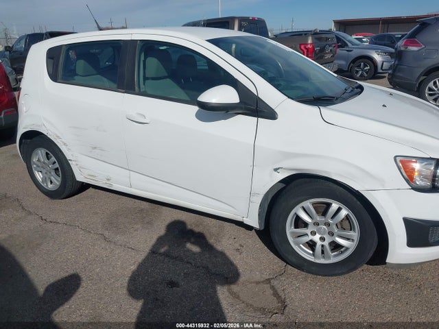 1G1JA6SH5E4151514 Chevrolet Sonic Ls Auto