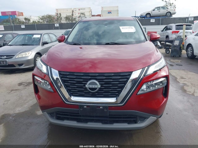 JN8BT3BA7PW000581 Nissan Rogue Sv Fwd