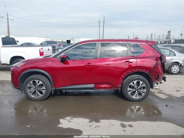 JN8BT3BA7PW000581 Nissan Rogue Sv Fwd