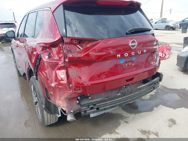 JN8BT3BA7PW000581 Nissan Rogue Sv Fwd