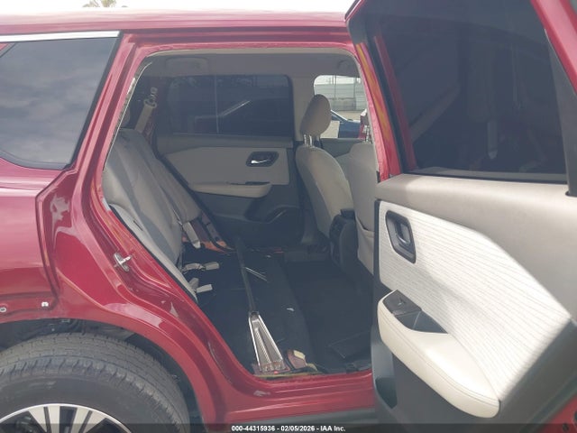 JN8BT3BA7PW000581 Nissan Rogue Sv Fwd