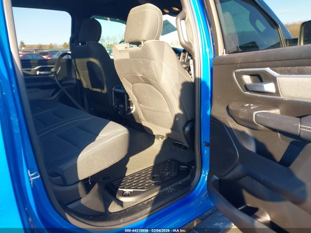 2021 Ram 1500 Big Horn  4x4 5'7 Box მანქანა იყიდება აუქციონზე, vin: 1C6SRFFT3MN830751, აუქციონის ნომერი: 44315956