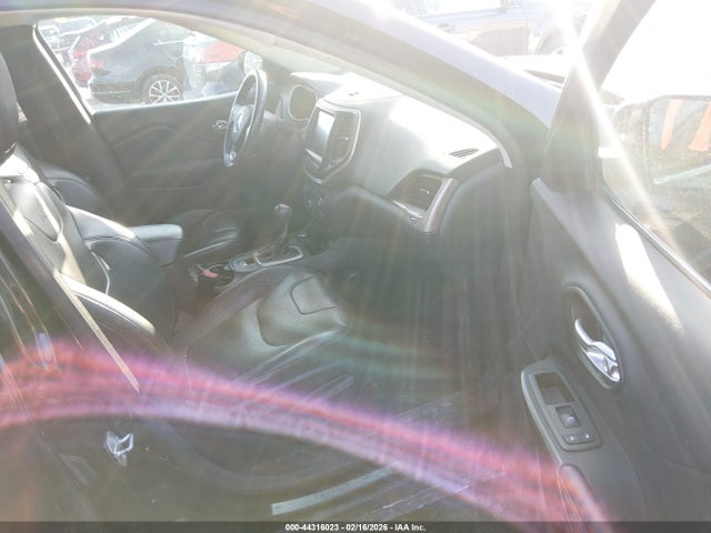 1C4PJMDSXGW142085 Jeep Cherokee Limited