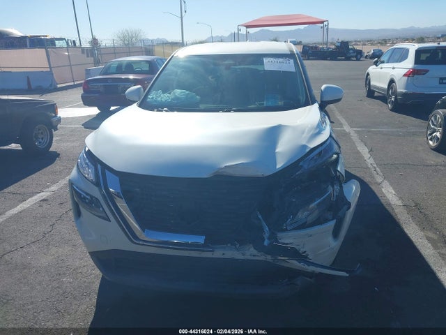 JN8BT3BA9PW425140 Nissan Rogue Sv Fwd