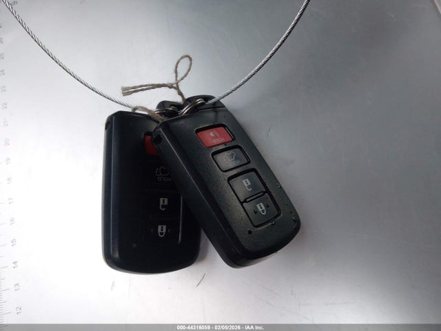 Toyota Rav4 Xle 2018 JTMRFREV8JJ186929 Image 11