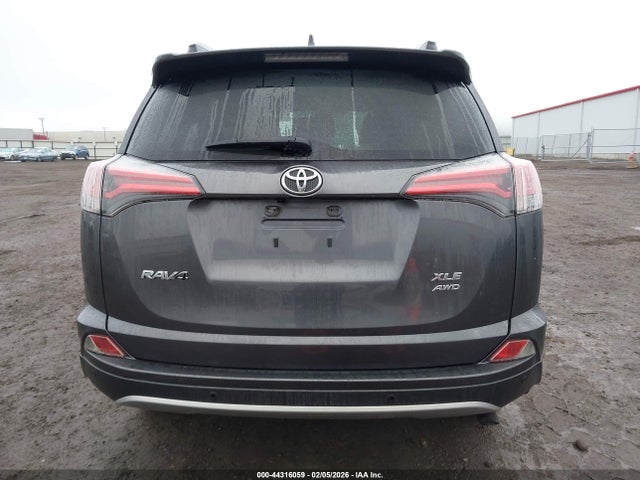 Toyota Rav4 Xle 2018 JTMRFREV8JJ186929 Image 16