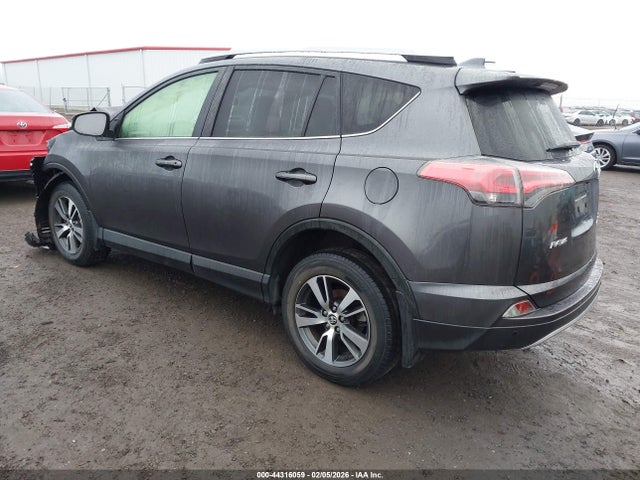Toyota Rav4 Xle 2018 JTMRFREV8JJ186929 Image 3