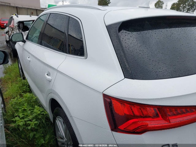 2018 AUDI Q5 WA1BNAFY3J2006131 Photo 2