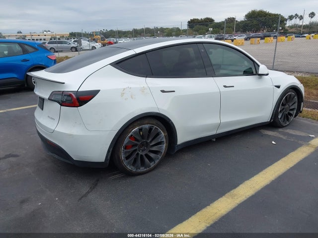2020 TESLA MODEL Y 5YJYGDEF1LF005135 Photo 3