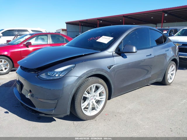 2020 TESLA MODEL Y 5YJYGDEE8LF053738 Photo 1