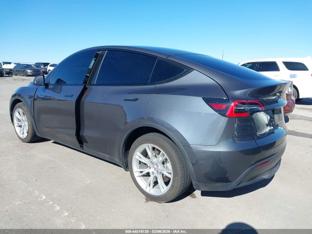 2020 TESLA MODEL Y 5YJYGDEE8LF053738 Photo 2