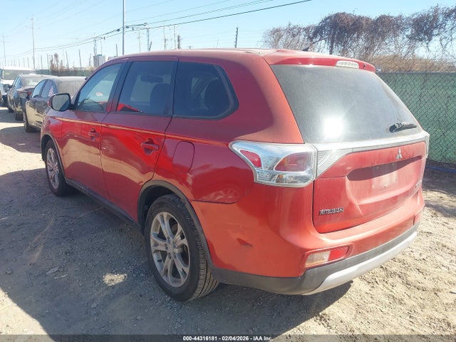 2015 MITSUBISHI OUTLANDER JA4AD3A38FZ003617 Photo 2