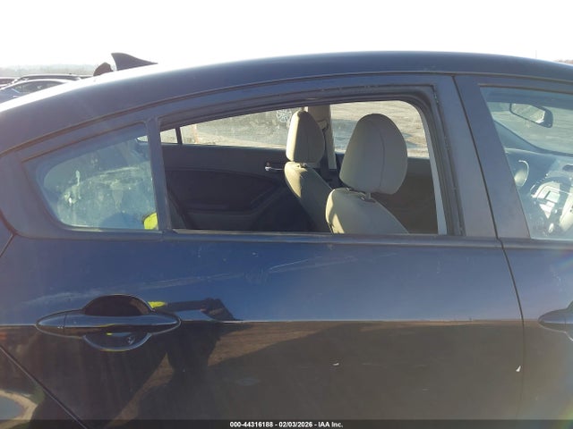 44316188 :رقم المزاد ، KNAFK4A6XG5519520 vin ، 2016 Kia Forte Lx مزاد بيع