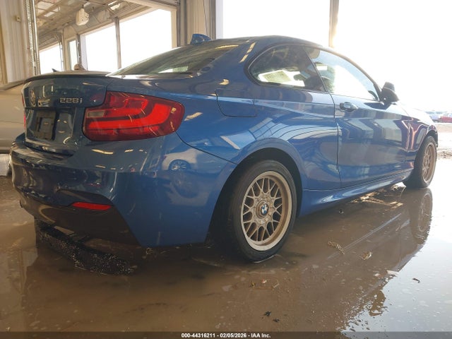 44316211 :رقم المزاد ، WBA1F9C5XGV545597 vin ، 2016 Bmw 228i مزاد بيع