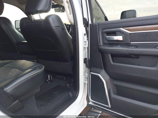 2024 Ram 2500 Laramie  4x4 6'4 Box მანქანა იყიდება აუქციონზე, vin: 3C6UR5FL7RG341076, აუქციონის ნომერი: 44316228