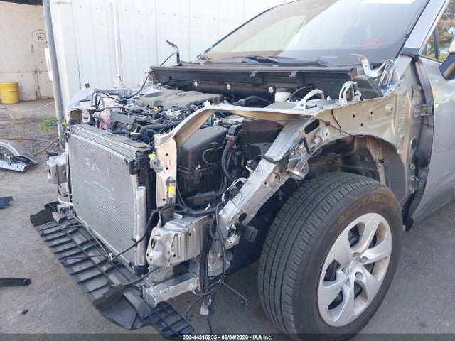 2T3K1RFVXSC336171 Toyota RAV4 LE