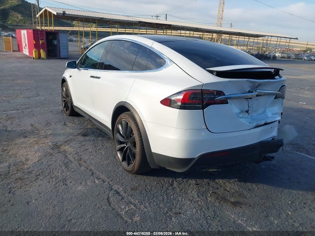 2020 TESLA MODEL X 5YJXCAE44LF279403 Photo 2