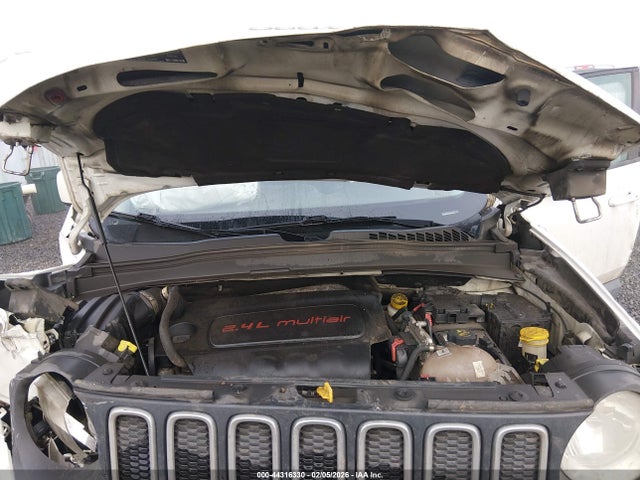 Aukcja sprzedaży 2017 Jeep Renegade Latitude 4x4, vin: ZACCJBBB7HPF90370, numer aukcji: 44316330