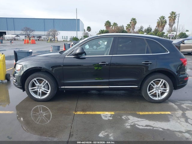 WA1LFAFP7FA137262 Audi Q5 2.0t Premium