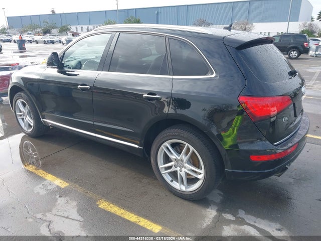 WA1LFAFP7FA137262 Audi Q5 2.0t Premium