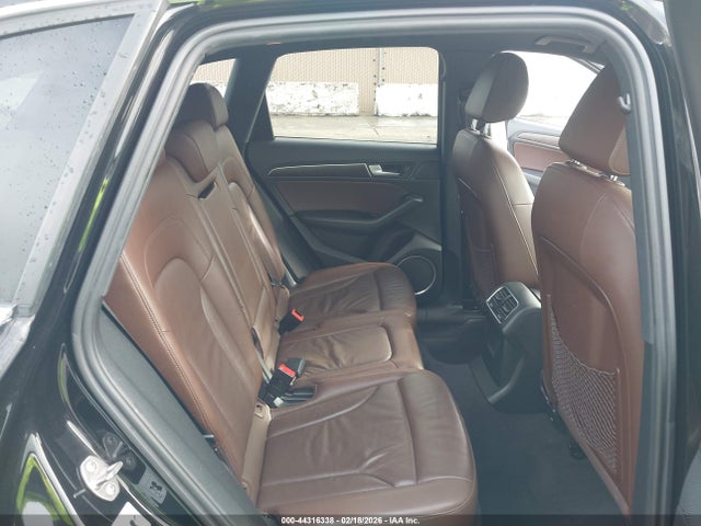 WA1LFAFP7FA137262 Audi Q5 2.0t Premium