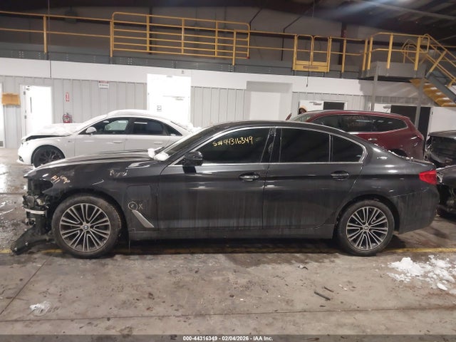 Продажа на аукционе авто 2018 Bmw 530e Xdrive Iperformance, vin: WBAJB1C56JB085019, номер лота: 44316349