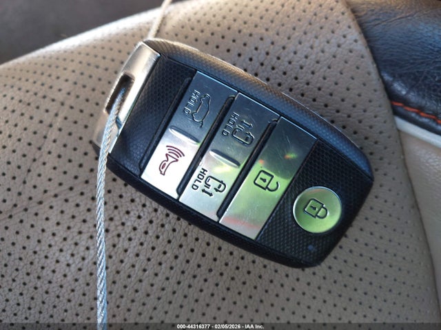 KIA SEDONA LX 2017 KNDMB5C19H6233543 Image 11