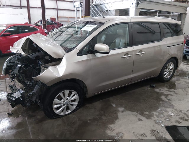 KIA SEDONA LX 2017 KNDMB5C19H6233543 Image 2