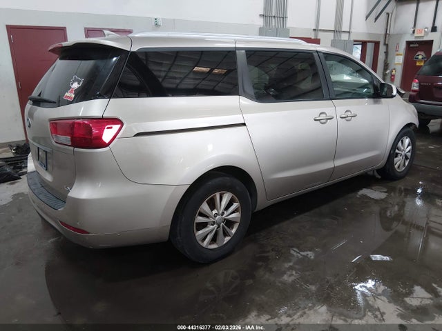KIA SEDONA LX 2017 KNDMB5C19H6233543 Image 4