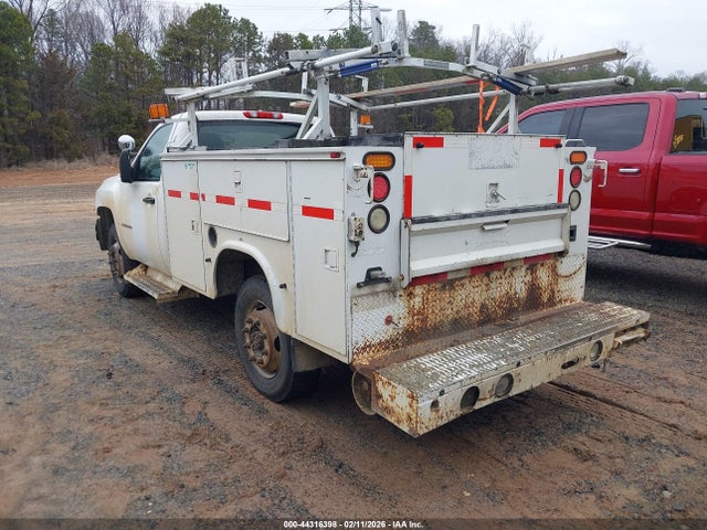 2009 CHEVROLET SILVERADO 3500HD 1GBHC74K49F148004 Photo 2