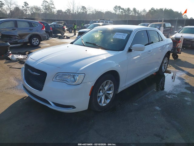 2016 Chrysler 300 Limited მანქანა იყიდება აუქციონზე, vin: 2C3CCAAG5GH151514, აუქციონის ნომერი: 44316405