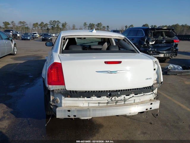 2016 Chrysler 300 Limited მანქანა იყიდება აუქციონზე, vin: 2C3CCAAG5GH151514, აუქციონის ნომერი: 44316405