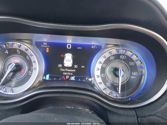 2016 Chrysler 300 Limited მანქანა იყიდება აუქციონზე, vin: 2C3CCAAG5GH151514, აუქციონის ნომერი: 44316405