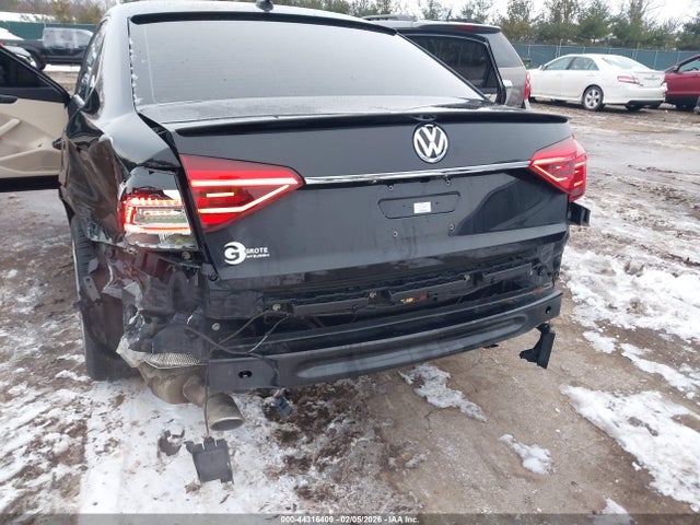 2018 Volkswagen Passat 2.0t Sel Premium მანქანა იყიდება აუქციონზე, vin: 1VWCA7A30JC007927, აუქციონის ნომერი: 44316409