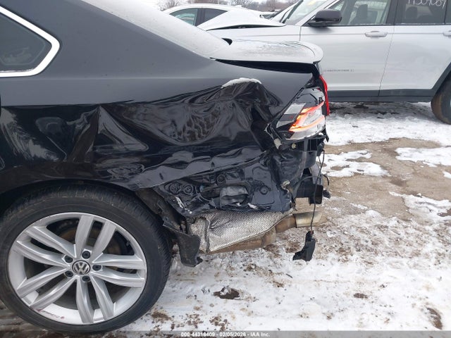 2018 VOLKSWAGEN PASSAT 1VWCA7A30JC007927 Photo 5