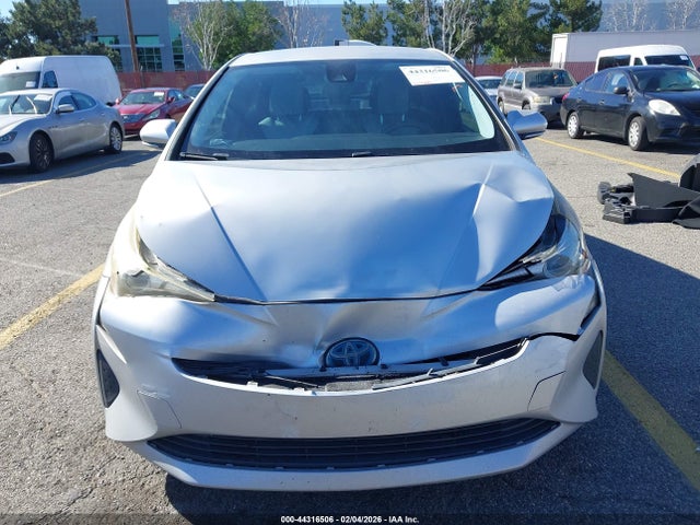 JTDKBRFUXH3545733 Toyota Prius Two