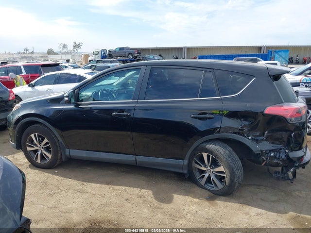 Toyota Rav4 Xle 2018 2T3WFREV5JW455313 Image 14