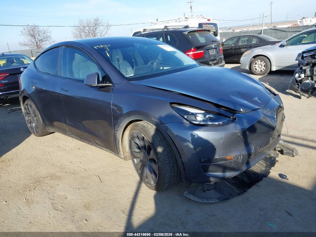 2022 TESLA MODEL Y 7SAYGDEF5NF531080 Photo 0