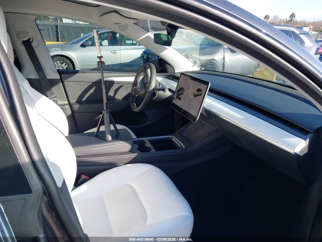 2022 TESLA MODEL Y 7SAYGDEF5NF531080 Photo 4