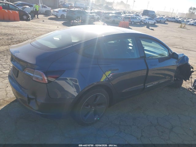 44316750 :رقم المزاد ، 5YJ3E1EA3NF298820 vin ، 2022 Tesla Model 3 Rear-wheel Drive مزاد بيع