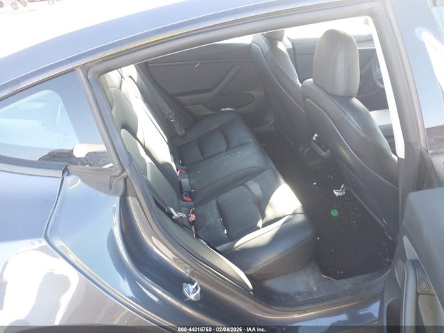 44316750 :رقم المزاد ، 5YJ3E1EA3NF298820 vin ، 2022 Tesla Model 3 Rear-wheel Drive مزاد بيع