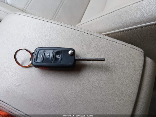 2015 VOLKSWAGEN PASSAT 1VWAS7A32FC098629 Photo 10