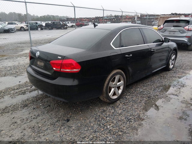 2015 VOLKSWAGEN PASSAT 1VWAS7A32FC098629 Photo 3