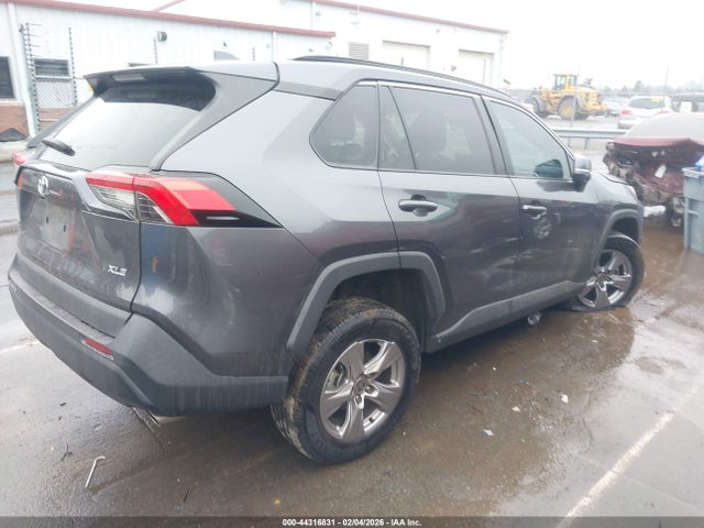 44316831 :رقم المزاد ، 2T3W1RFV9NC206792 vin ، 2022 Toyota Rav4 Xle مزاد بيع
