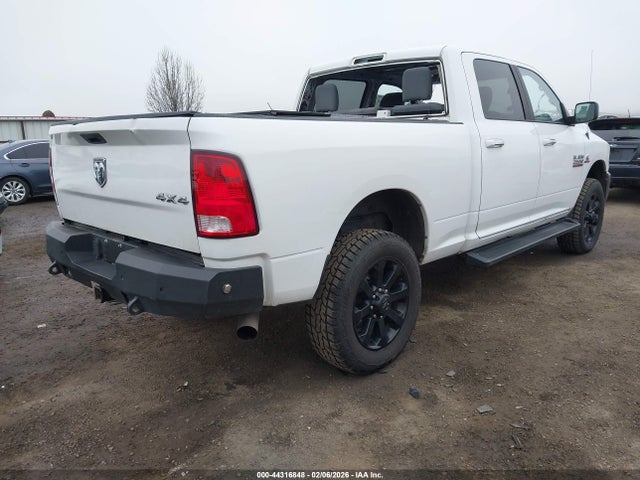 3C6UR5DL3HG610191 RAM 2500 Slt 4x4 6&#039;4 Box