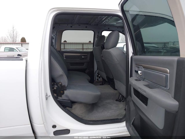 3C6UR5DL3HG610191 RAM 2500 Slt 4x4 6&#039;4 Box