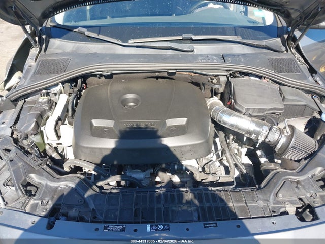 2017 VOLVO V60 YV140MEK6H1373045 Photo 9
