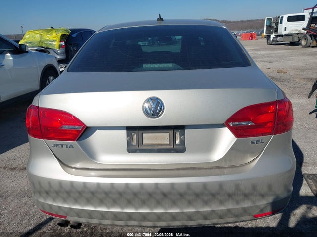 2014 Volkswagen Jetta 1.8t Sel მანქანა იყიდება აუქციონზე, vin: 3VWL07AJXEM324023, აუქციონის ნომერი: 44317094