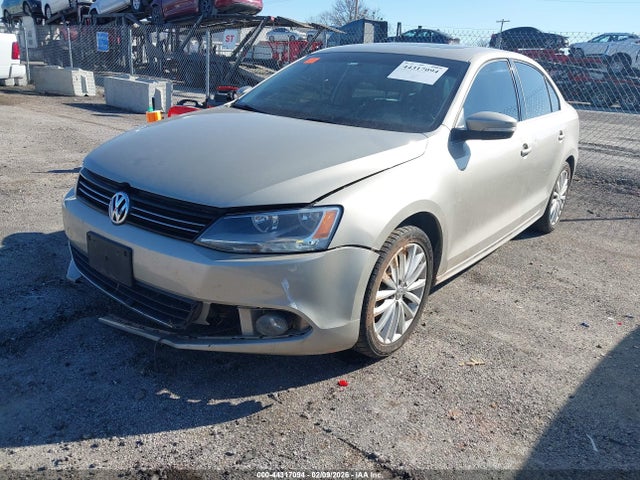 2014 Volkswagen Jetta 1.8t Sel მანქანა იყიდება აუქციონზე, vin: 3VWL07AJXEM324023, აუქციონის ნომერი: 44317094
